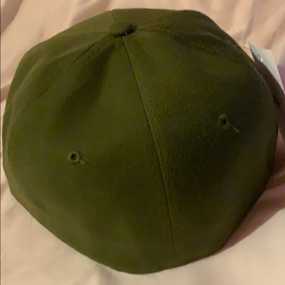 Baseball cap - Picture 2 of 3